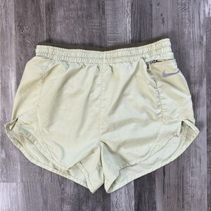 Nike Green Athletic Shorts Lightweight Moisture-Wicking